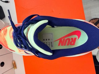 Nike Vomero Plus Naranja y Amarillo Talla 41