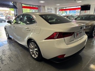 Lexus IS 300h Executive Navibox 164 kW (223 CV)