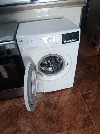 Lavadora Logik 250€