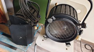 KIT 2x Focos Fresnel Strand Quartzcolor Castor 273