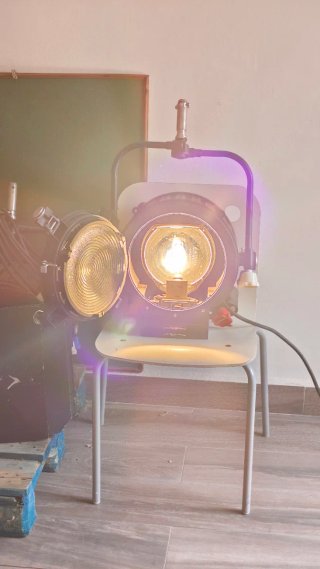 KIT 2x Focos Fresnel Strand Quartzcolor Castor 273