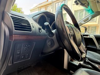Toyota Land Cruiser 150 2010
