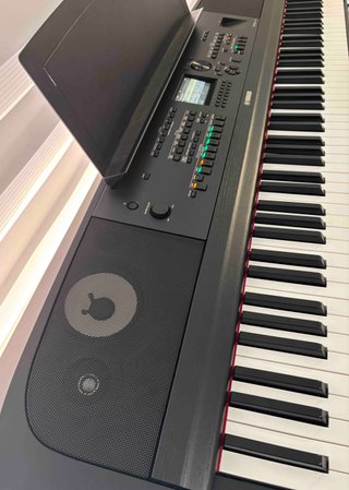Piano Digital Yamaha DGX670 + Accesorios