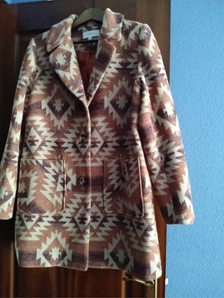 Abrigo Naf Naf estampado étnico talla M