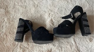 Sandalias Negras Plataforma Tachuelas