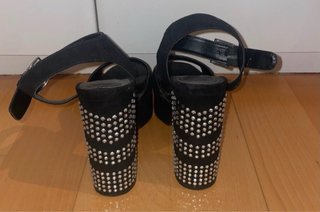 Sandalias Negras Plataforma Tachuelas