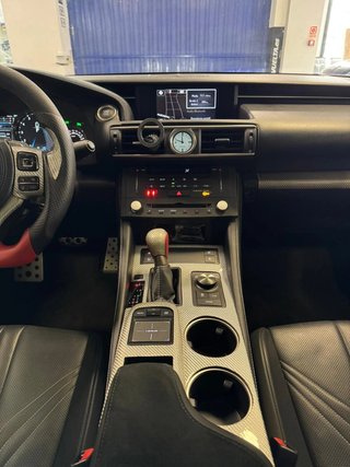 Lexus RC 5.0 F Luxury + TS 351 kW (477 CV)