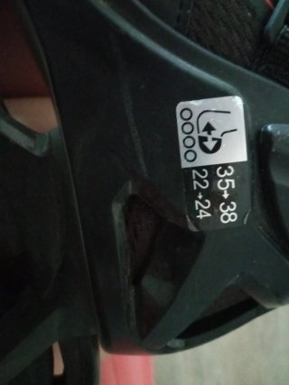 Patines negros y naranja talla 25-28