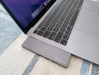 MacBook Pro 13 i7 16/512GB English US kb + Dock