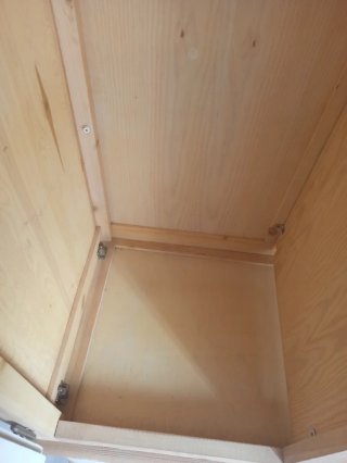Armario madera 3 puertas beige y verde