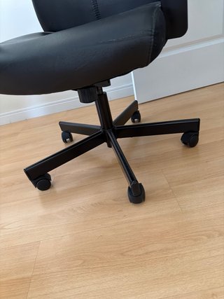 Sillón de oficina negro
