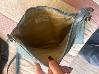 Bolso piel azul efecto cocodrilo
