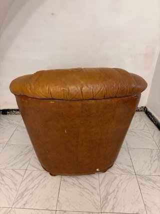 Sillón de piel. Parte de un tresillo, precio final