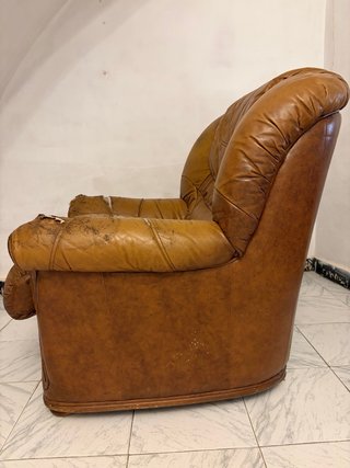 Sillón de piel. Parte de un tresillo, precio final