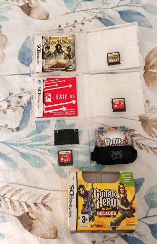 Nintendo DS Lite Argento + Caricatore + Giochi