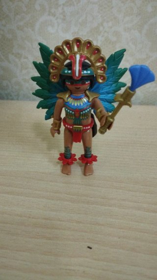 Playmobil Indígena con tocado y cetro