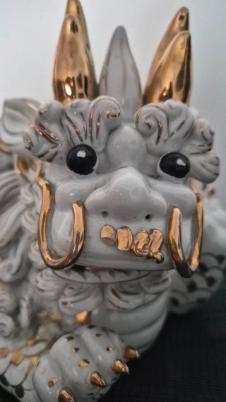 Figura Dragón Porcelana Dorada