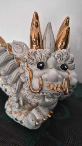 Figura Dragón Porcelana Dorada
