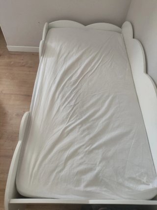 Cama infantil nube Bainba y colchón
