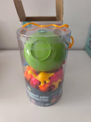 Juego de dinosaurios para clasificar colores
