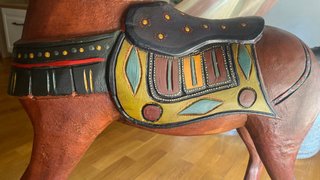 Caballito de madera antiguo