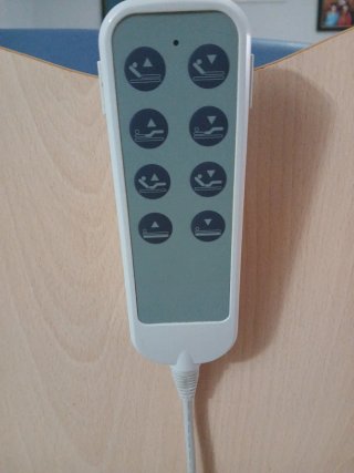 Cama articulada de hospital