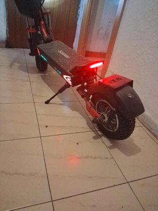 Eléctrico Scooter Negro autonomía 70 kilómetros