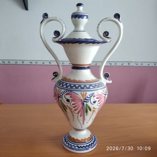 Jarrón de cerámica policromado