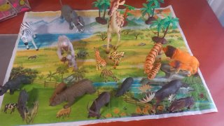 Figuras de animales de juguete