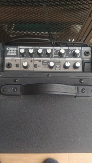 Roland Cube 100 BASS Amplificador Bajo