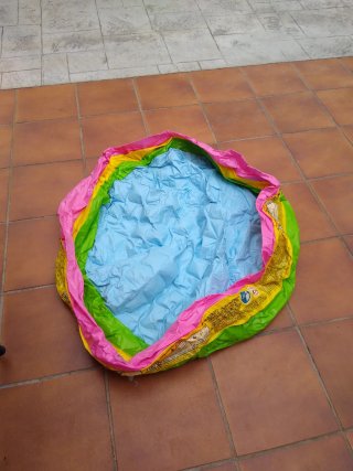 Columpio y piscina para bebé