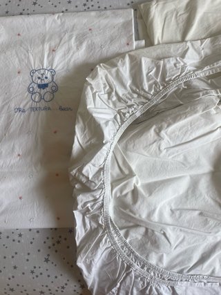 Conjunto Blanco sábanas y protector cuna Textura