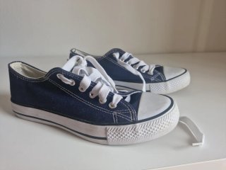 Bambas tela azul marino T36 estilo converse.