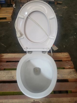 Baño SFA Sanicompact 54 WC con bomba