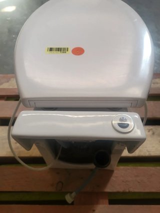 Baño SFA Sanicompact 54 WC con bomba