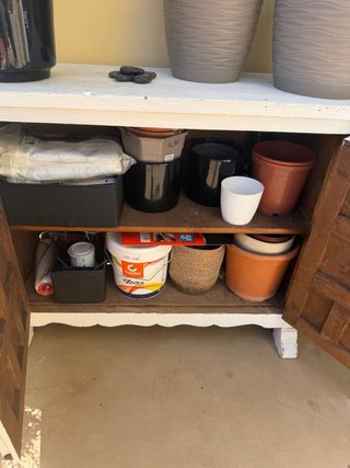 Mueble de madera blanco