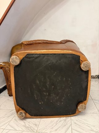 Sillón de piel. Parte de un tresillo, precio final
