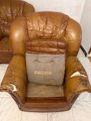 Sillón de piel. Parte de un tresillo, precio final