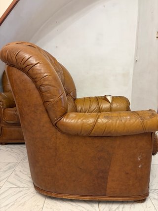 Sillón de piel. Parte de un tresillo, precio final