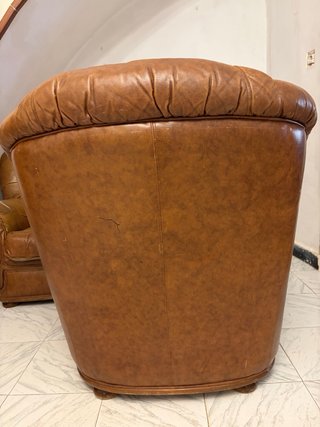 Sillón de piel. Parte de un tresillo, precio final