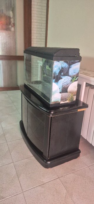 Acuario 70L con mueble negro