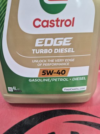 Garrafa de Aceite Castrol 5W-40 / 4 Litros, Nueva.