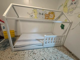 Cama cuna con colchon 200€ precio negociable