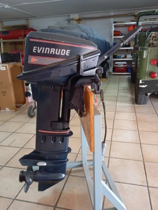 Motor fueraborda Evinrude 9.9CV 2T