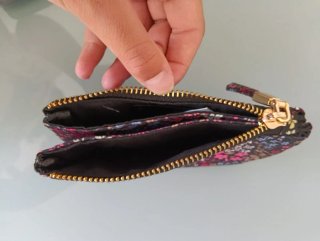 Monedero floral rosa y multicolor