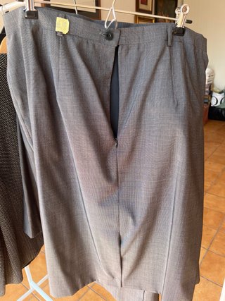 Traje de chaqueta y falda gris Talla 44