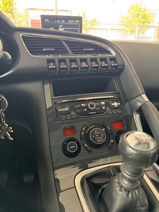Peugeot 3008 * NAPAPIJRI *