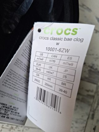 Crocs negros bayoband
