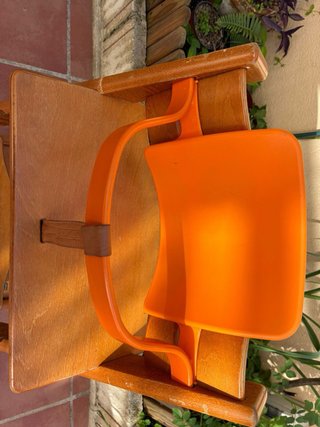 Trona Stokke Madera color miel