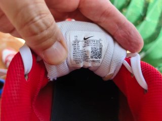 Zapatillas Nike Enernon Rojas y Blancas